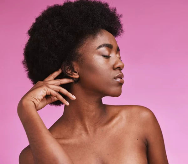 Bases para pele negra deve ser por Reprodução | Freepik