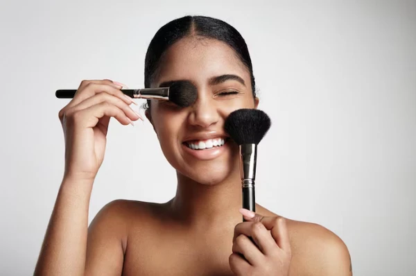 Bases para pele negra deve ser por Reprodução | Freepik