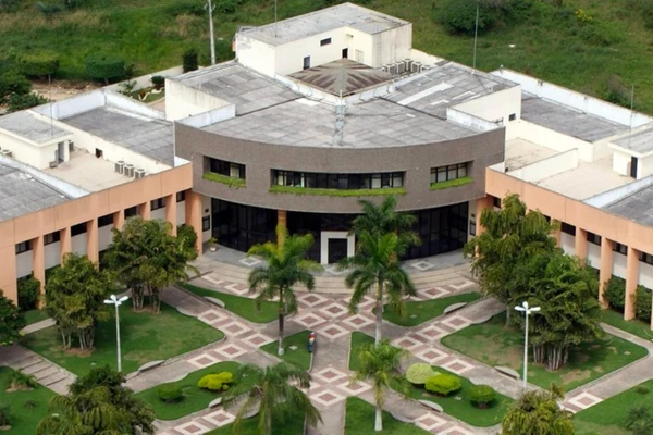 Universidade Estadual de Feira de Santana (Uefs)