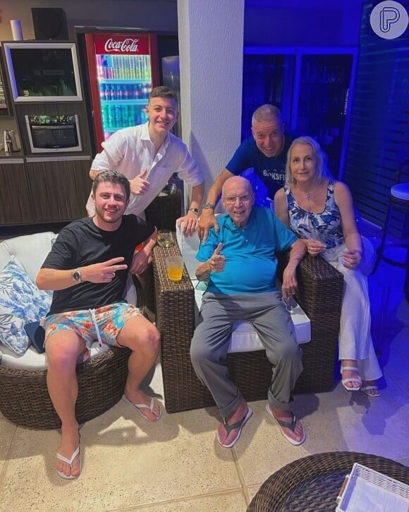 Zagallo e os três filhos por Reprodução