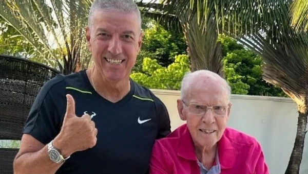 Zagallo e os três filhos por Reprodução