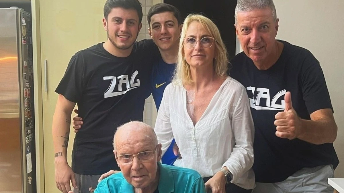 Zagallo e os três filhos por Reprodução