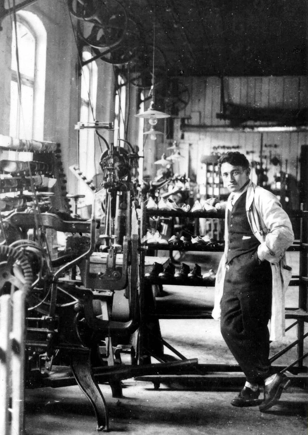 Adolf Dassler por Reprodução