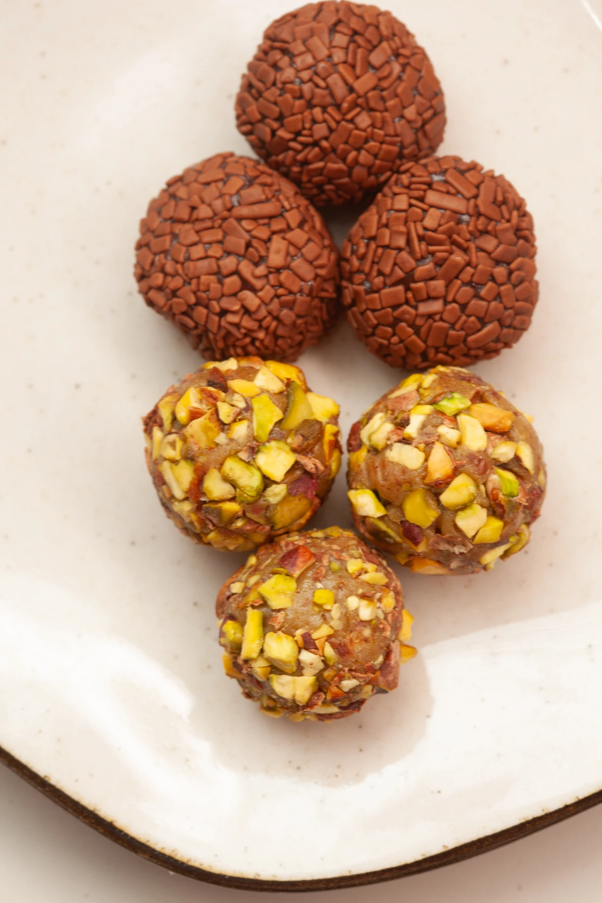 Brigadeiro Almacen Pepe - Correio Experimenta Brigadeiros por Sora Maia/CORREIO