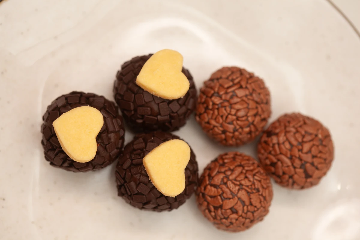Brigadeiro Anabel Confeitaria - Correio Experimenta Brigadeiros por Sora Maia/CORREIO
