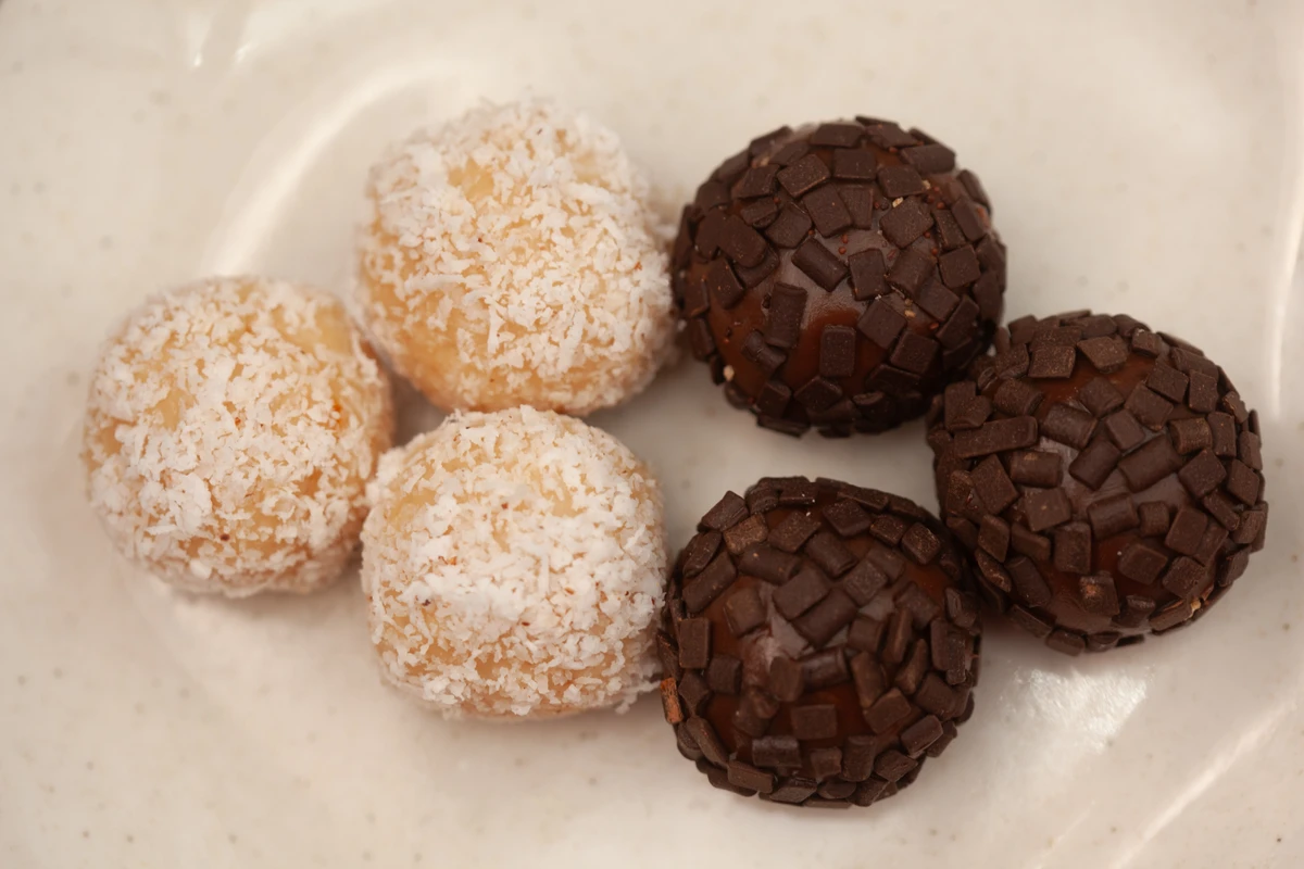 Brigadeiro BrigadeiBia - Correio Experimenta Brigadeiros por Sora Maia/CORREIO