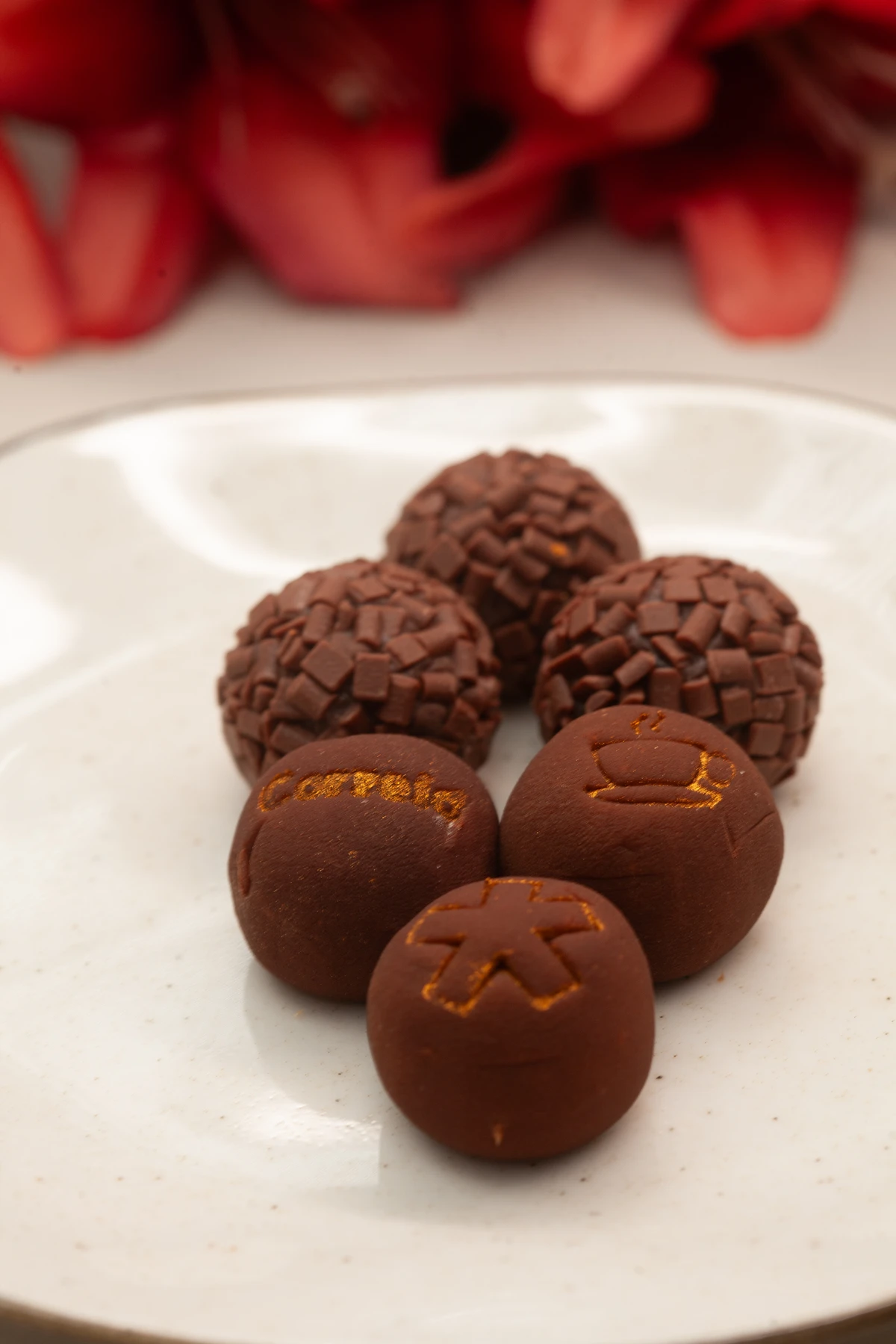 Brigadeiro Brigadeiros da Íris - Correio Experimenta Brigadeiros por Sora Maia/CORREIO