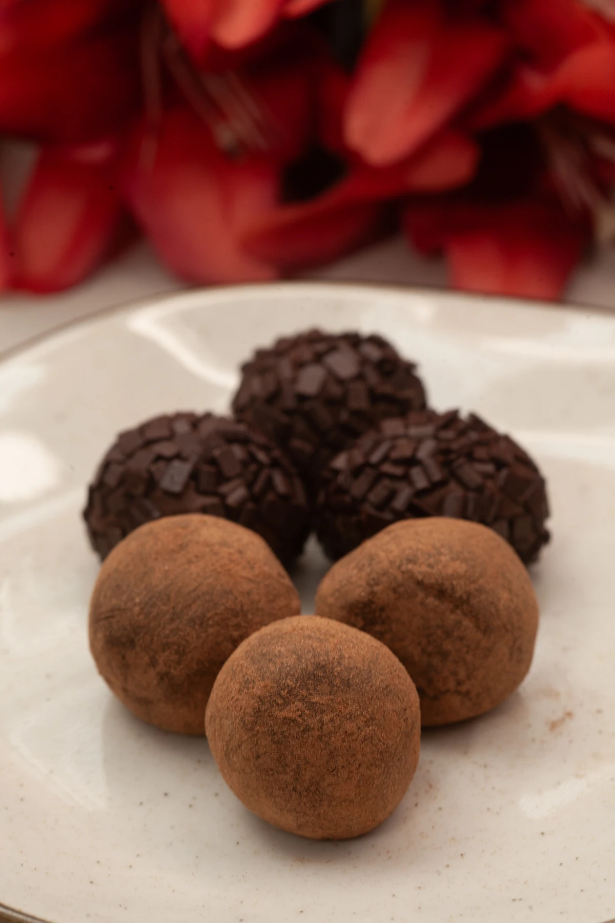 Brigadeiro Confeitaria Faustino - Correio Experimenta Brigadeiros por Sora Maia/CORREIO