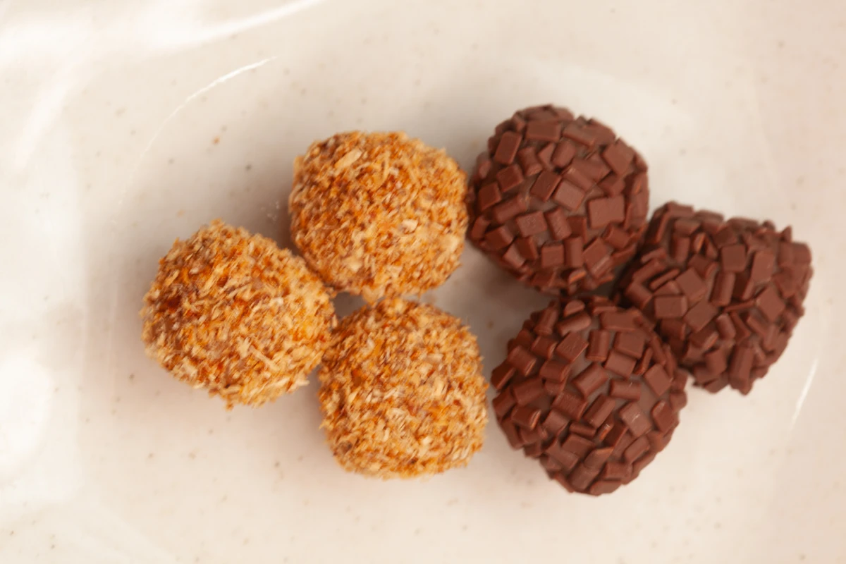 Brigadeiro Dani Brigadeiro - Correio Experimenta Brigadeiros por Sora Maia/CORREIO