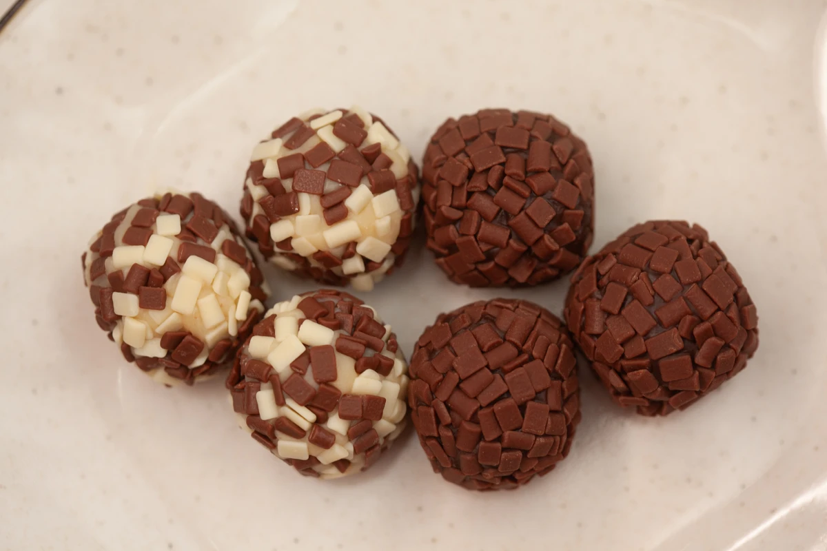Brigadeiro Doçuras da Gih - Correio Experimenta Brigadeiros por Sora Maia/CORREIO