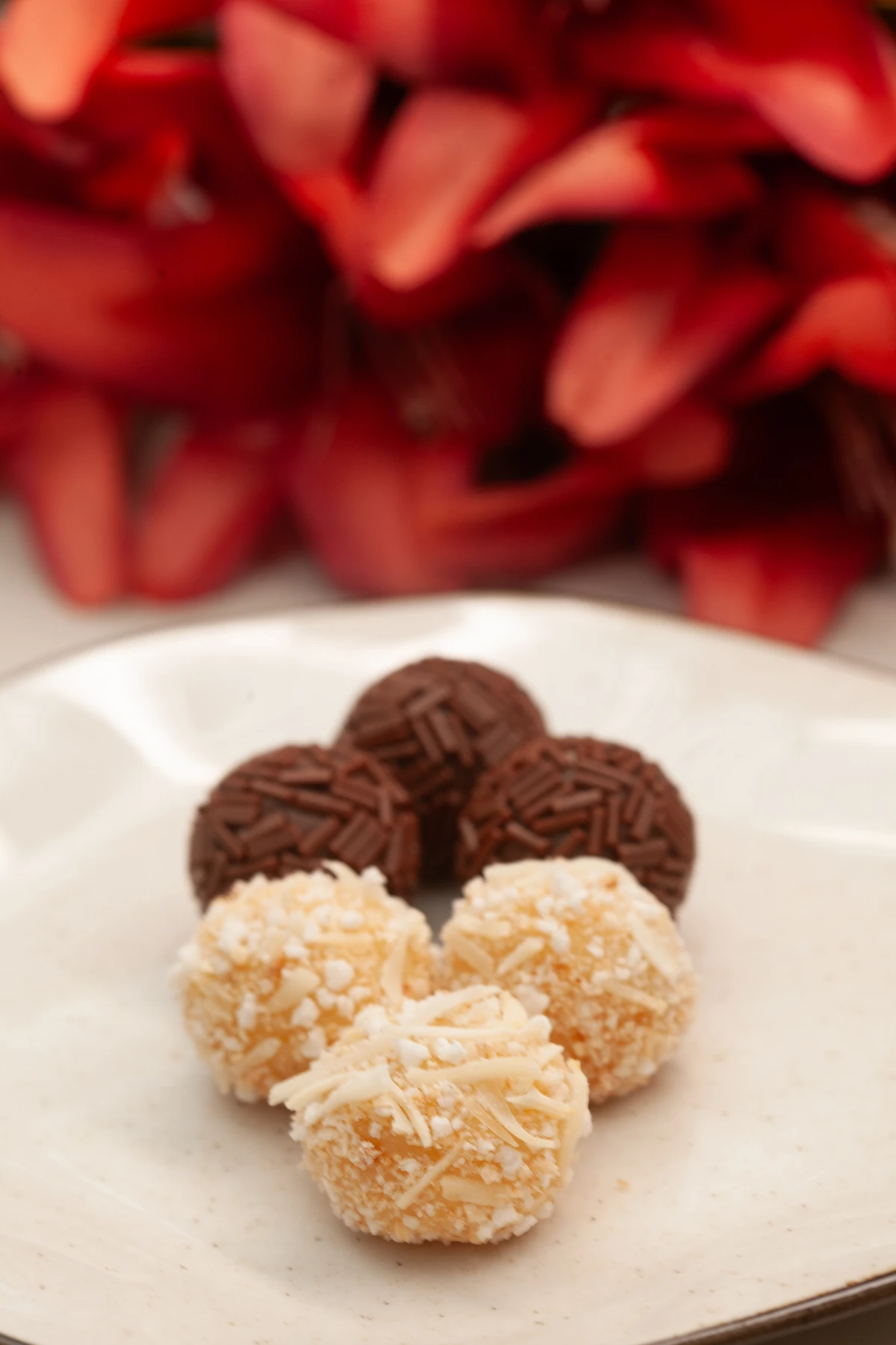 Brigadeiro Sêmola - Correio Experimenta Brigadeiros por Sora Maia/CORREIO
