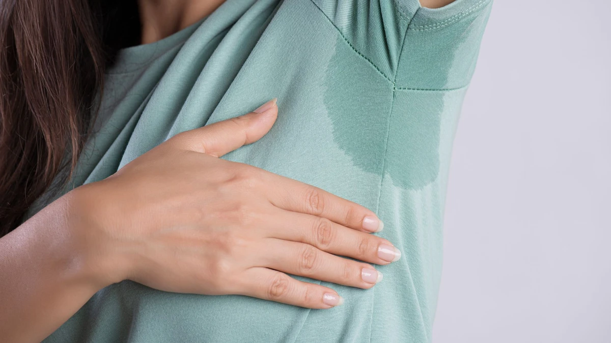 Forte cheiro nas axilas: odor pode ser evitado com outros truques além do desodorante por Shutterstock