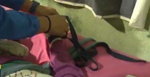 Idosos são encontrados amarrados em asilo do Rio  por Reprodução/Bom Dia Rio