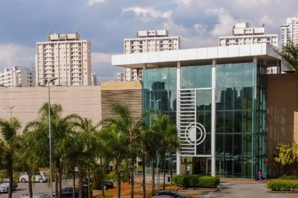 Lojas no Mooca Plaza Shopping são alvos de operação  em SP
