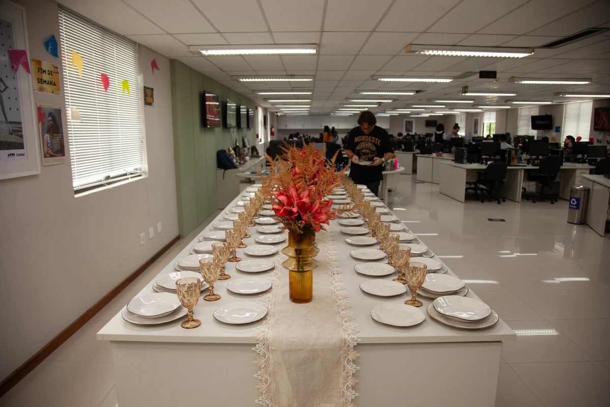 Mesa da Ferreira Costa para o Correio Experimenta Brigadeiros por Sora Maia/CORREIO