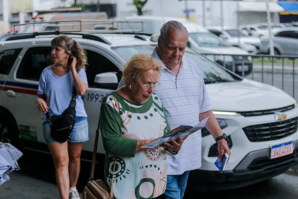 Passageiros do MSC Preciosa, que atracou em Salvador nesta quarta por Arisson Marinho/CORREIO