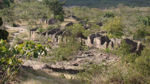 Ruínas deixadas por mineiros no século 19