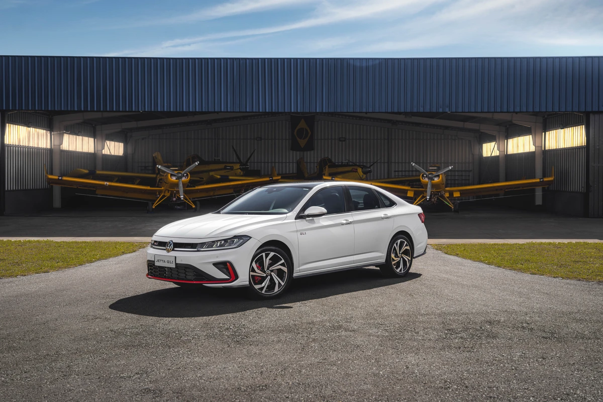 O Jetta chega à linha 2026 no Brasil apenas na versão esportiva