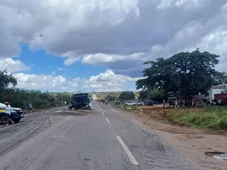 Imagem - Quatro pessoas morrem em acidente com ônibus escolar na Bahia