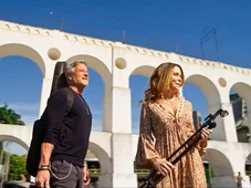 Imagem - Jacques e Filipa protagonizam cena de amor no meio da rua em 'Dona de Mim'