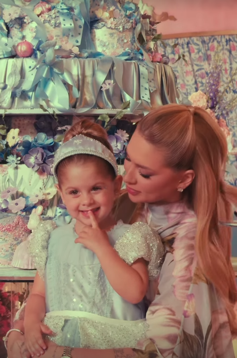Aniversário de Maria Flor, filha de Virginia, teve tema da Cinderela por Reprodução | Instagram
