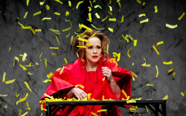 Gabriela Duarte em O papel de parede amarelo e eu