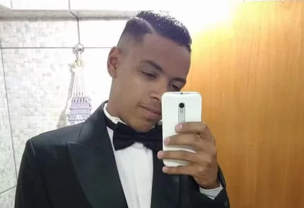 Jovem que bebeu gin adulterado com metanol morre após 52 dias em coma