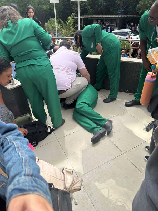 Princípio de incêndio causa pânico em faculdade de Medicina em Salvador por Reprodução