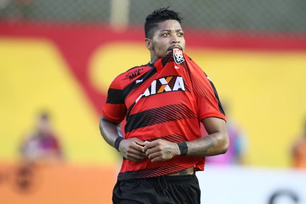 Último triunfo do Vitória diante do Corinthians no Barradão ocorreu em 2016
