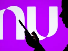 Imagem - Nubank demite 12 funcionários após briga em reunião por mudança no home office