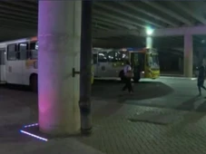 Imagem - Ônibus deixam de circular na Santa Cruz após mulheres ficarem feridas durante ação da PM