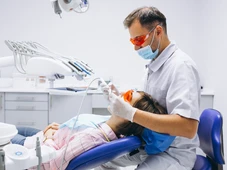 Imagem - Fim do motorzinho: a descoberta de pesquisadores brasileiros que trata a cárie nos dentes sem dor