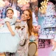Imagem - Festa de Maria Flor tem bolo com 5 mil flores de açúcar e tema da Cinderela