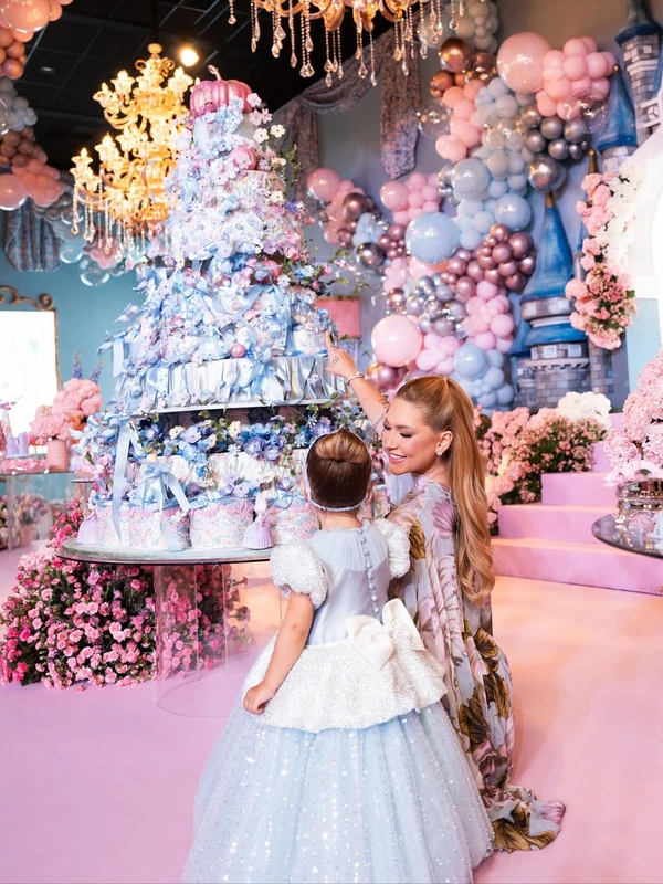 Festa da Cinderela de Maria Flor por Reprodução/Instagram