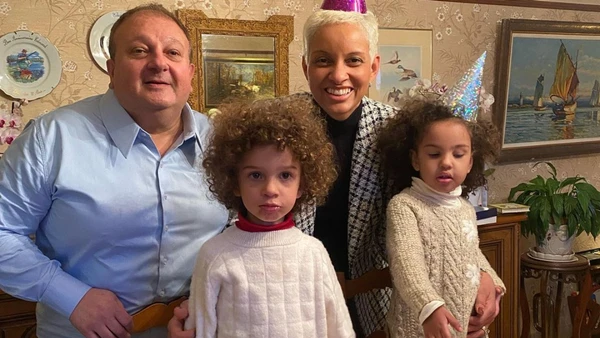 Jacquin, esposa Rosângela e casal de filhos gêmeos por Reprodução