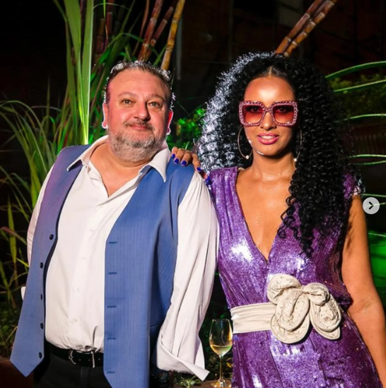 Jacquin, esposa Rosângela e casal de filhos gêmeos por Reprodução