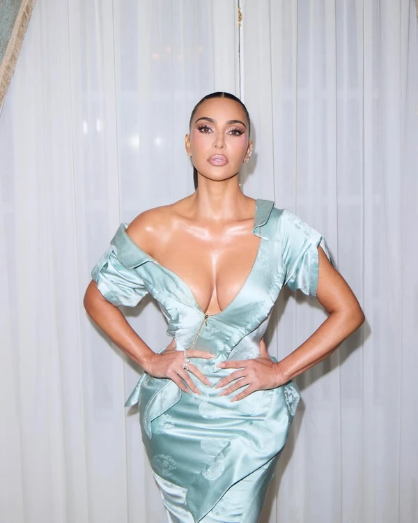 Kim Kardashian por Reprodução/instagram