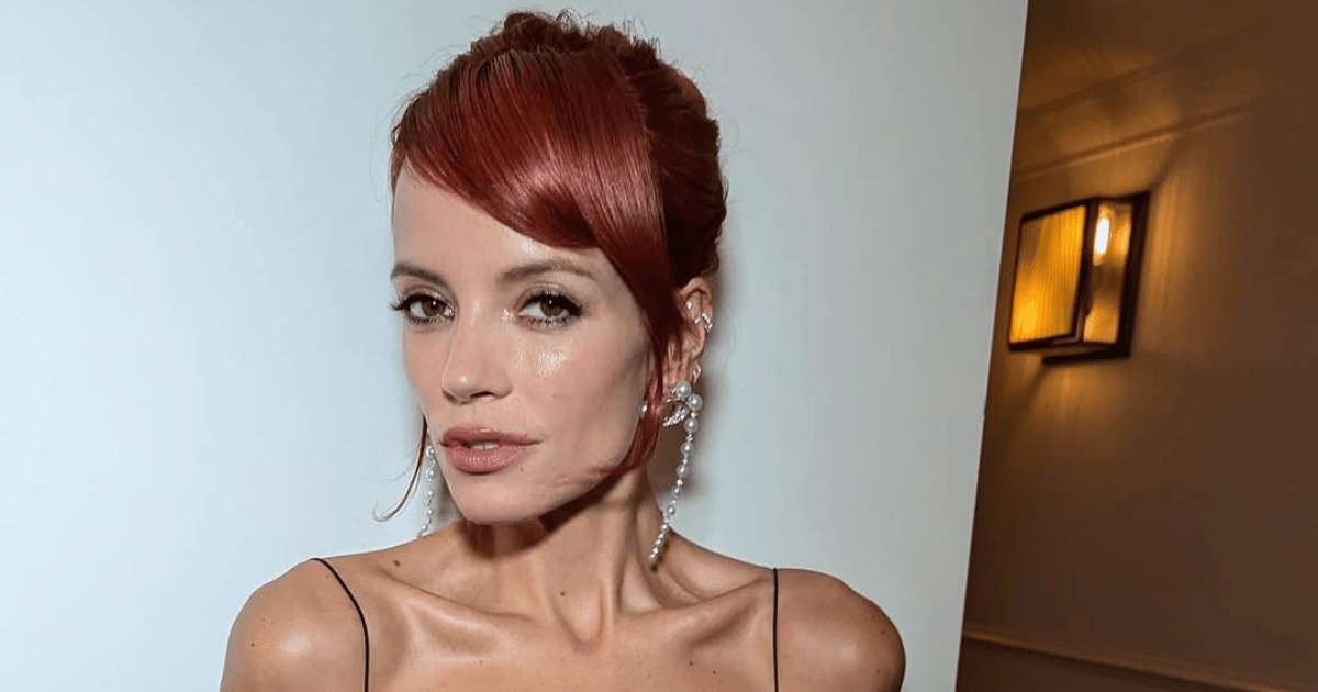 Lily Allen  por Reprodução