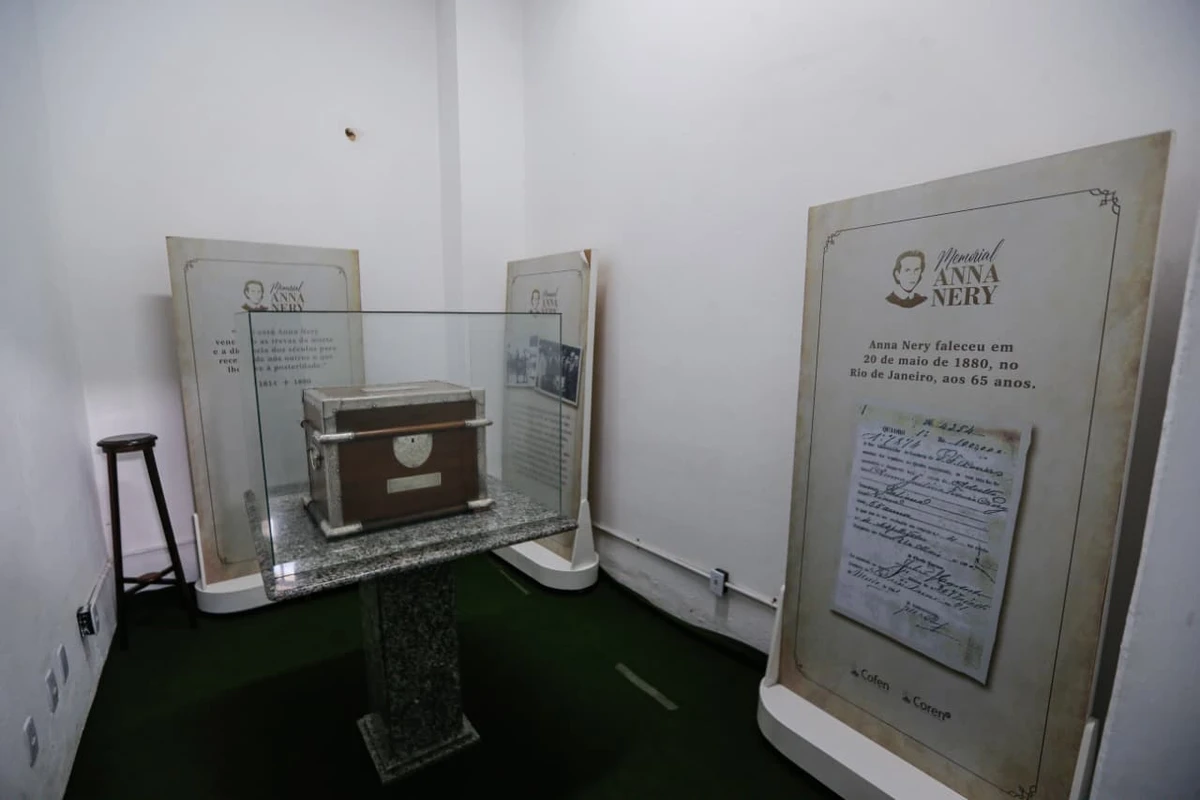 Memorial guarda os restos mortais de Anna Nery  por Arisson Marinho/CORREIO