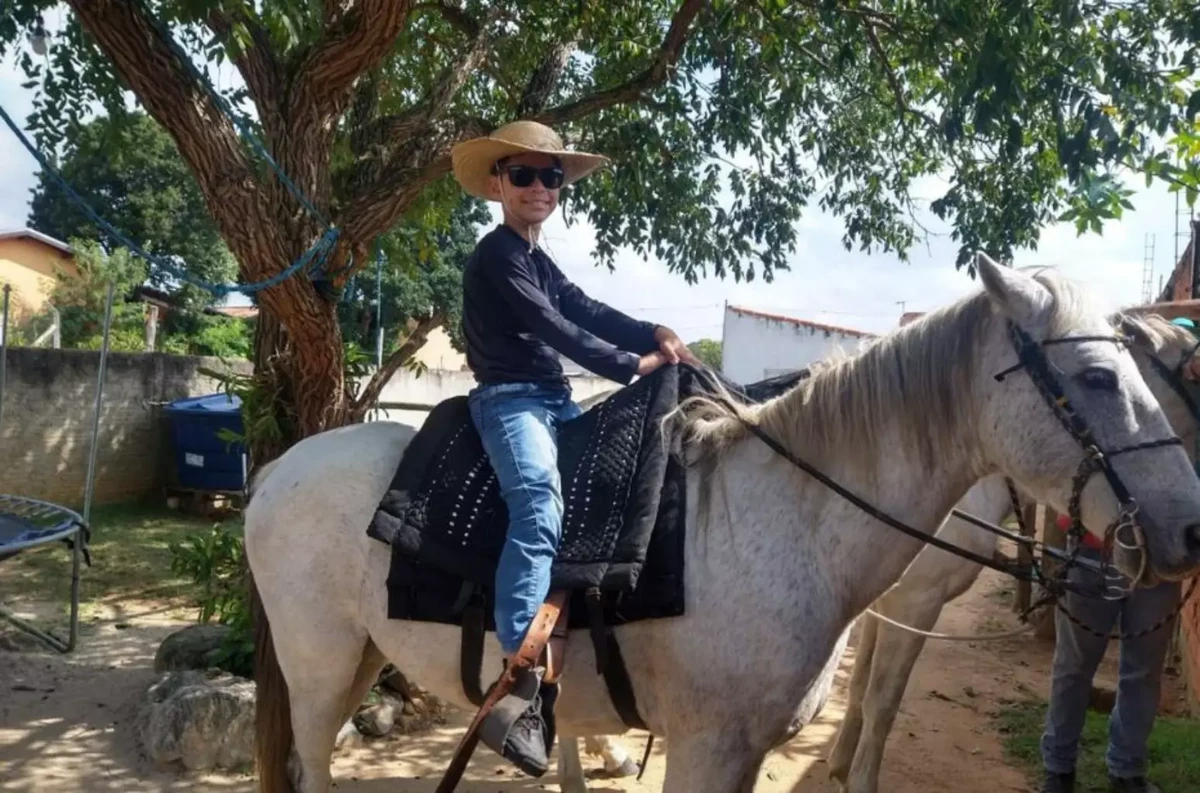 Menino de 9 anos vende cavalo de estimação para tentar vaga no Bolshoi: ‘Eu quase chorei’