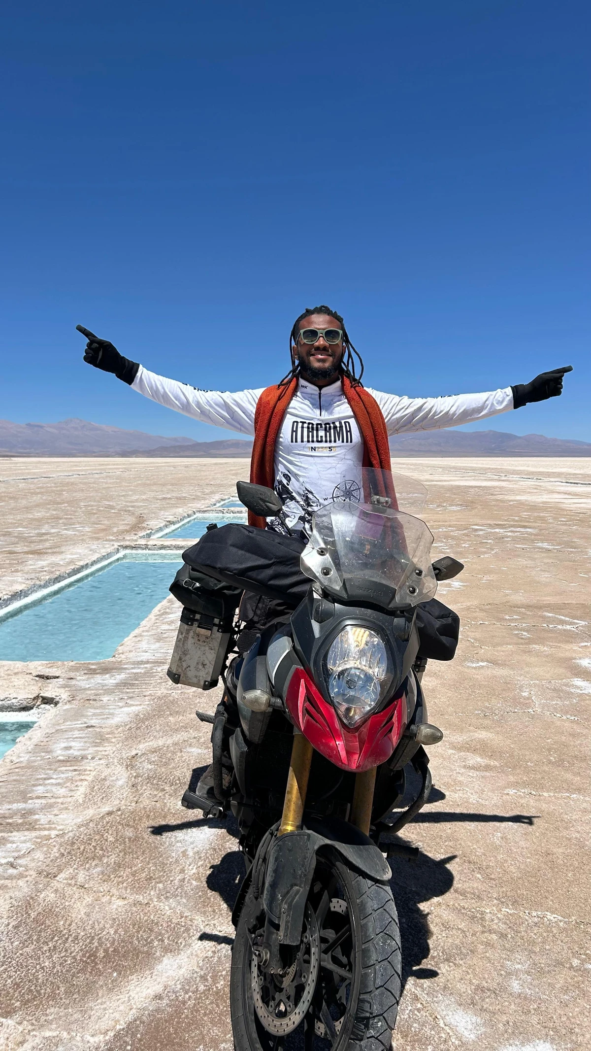 Taiane Ribeiro e Joanilson Assis no deserto do Atacama por Arquivo pessoal
