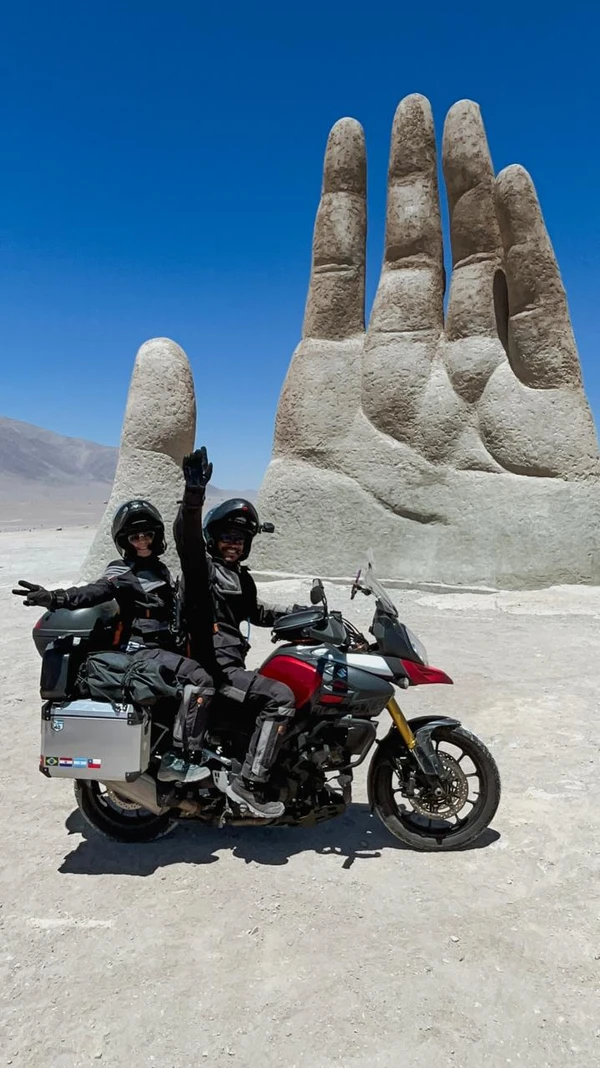 Taiane Ribeiro e Joanilson Assis no deserto do Atacama por Arquivo pessoal