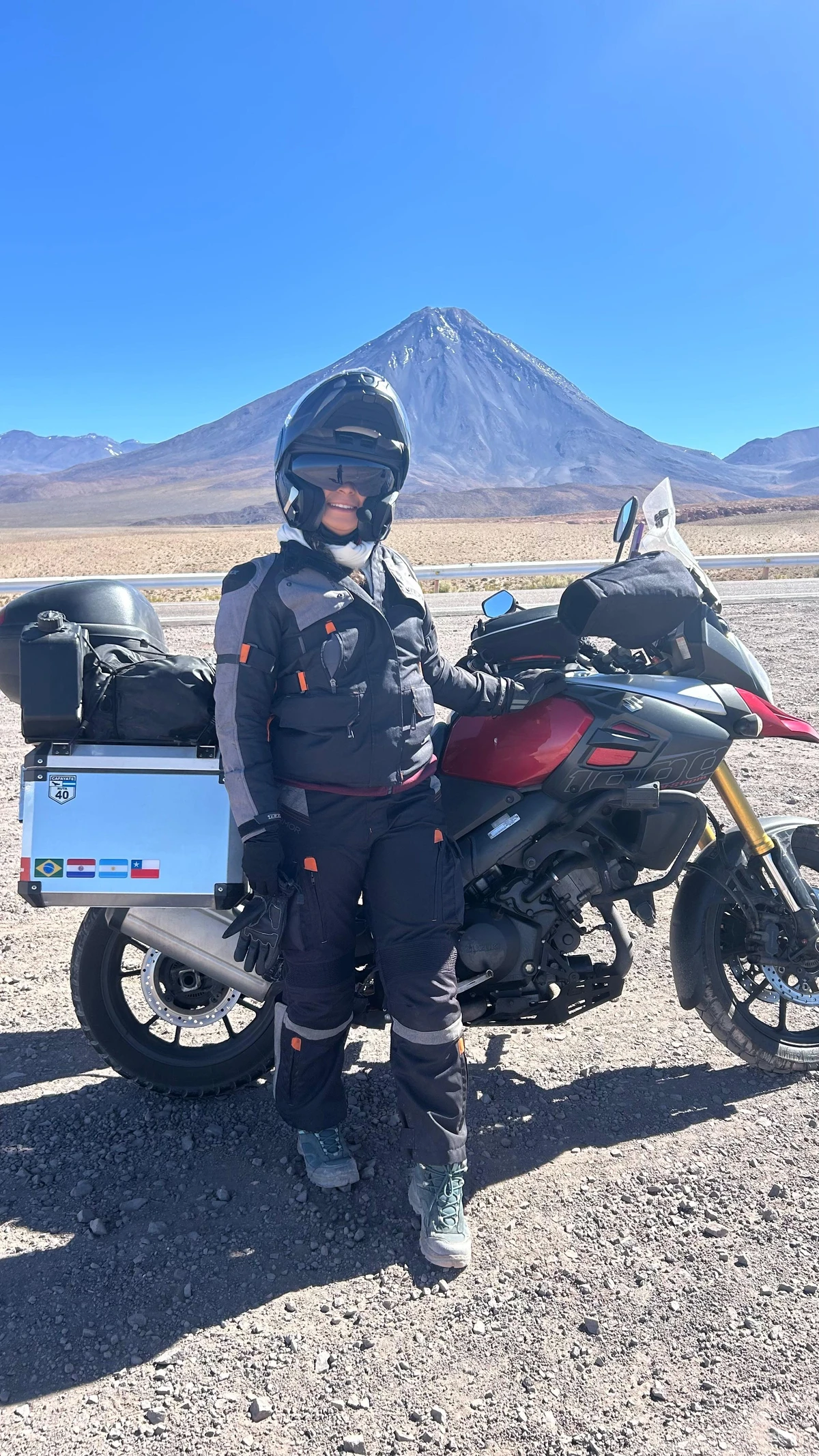 Taiane Ribeiro e Joanilson Assis no deserto do Atacama por Arquivo pessoal