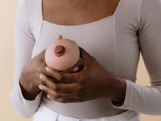 Imagem - Até 39 anos: entenda por que os casos de câncer de mama em jovens aumentam na Bahia