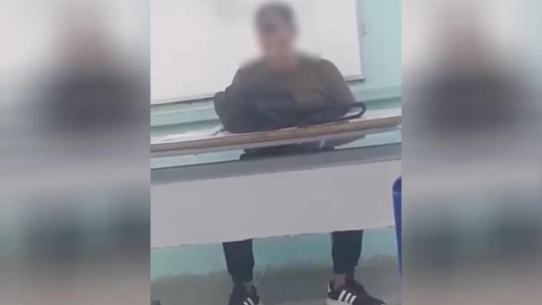 Professor é filmado se masturbando durante aula em escola estadual