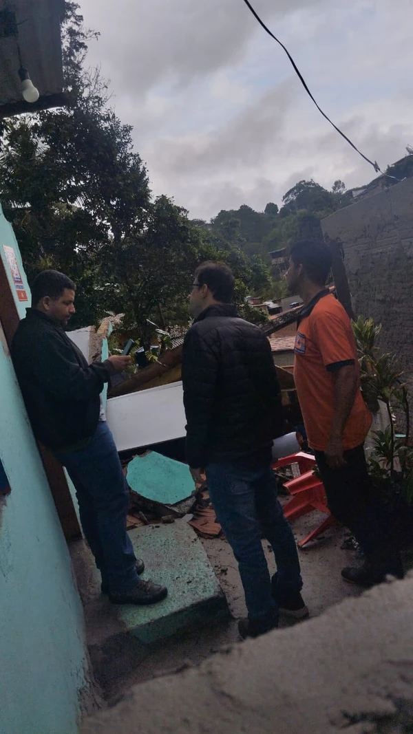 Deslizamento de terra em Porto Seguro por Defesa Civil de Salvador