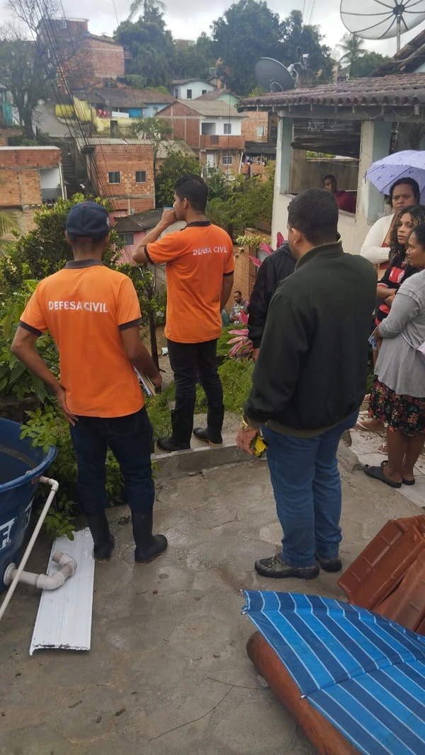 Deslizamento de terra em Porto Seguro por Defesa Civil de Salvador