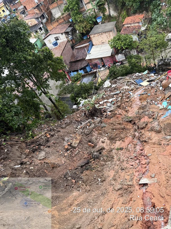 Deslizamento de terra em Porto Seguro por Defesa Civil de Salvador