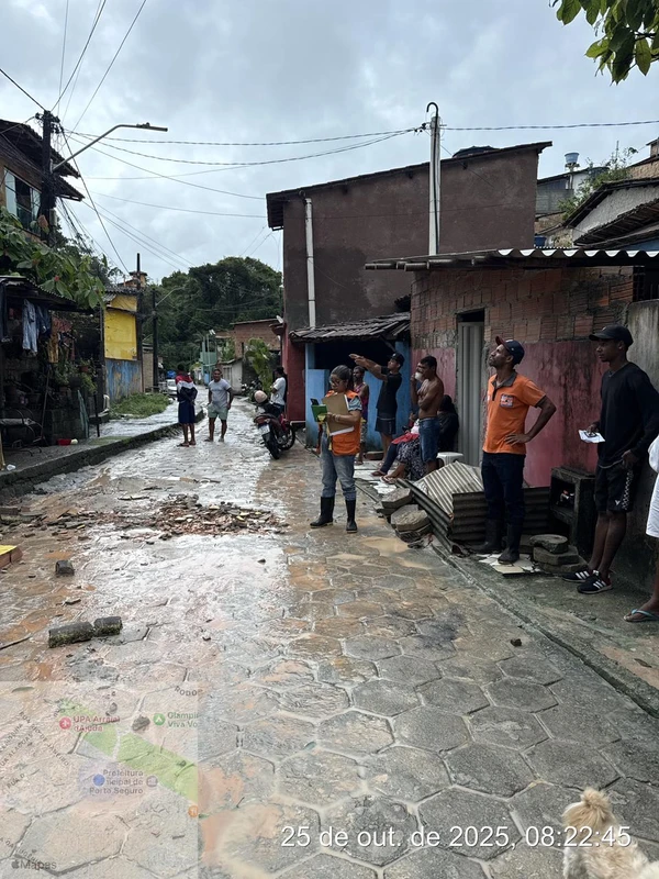 Deslizamento de terra em Porto Seguro por Defesa Civil de Salvador