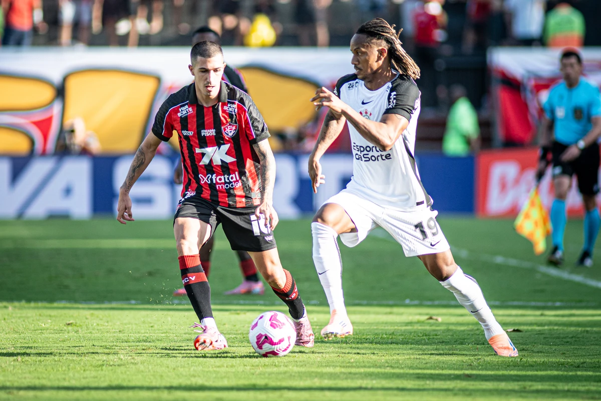Jogadores do Vitória lamentaram a derrota diante do Corinthians